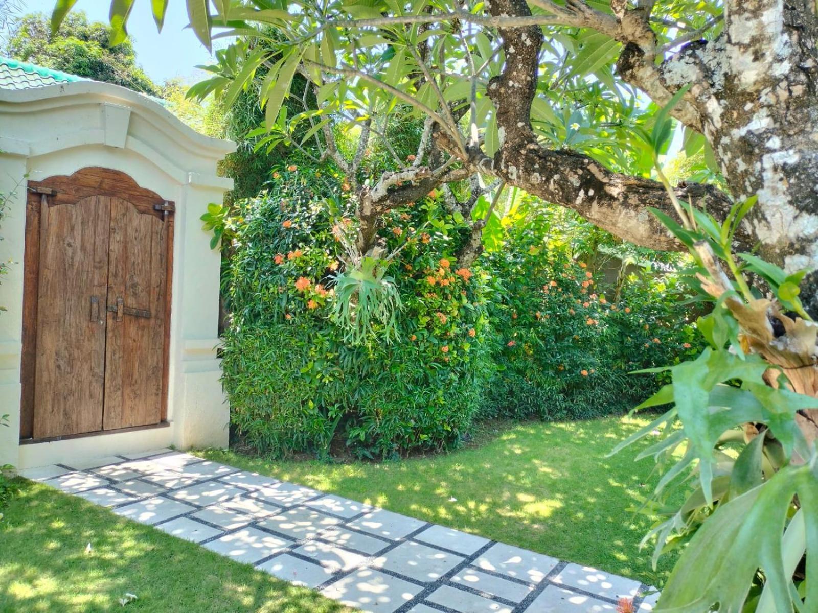 Villa Frangipani Санур Экстерьер фото